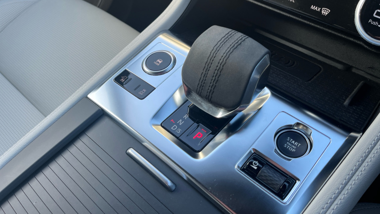 Jaguar F-Pace 2.0 D200 R-Dynamic SE Black 5dr Auto AWD Diesel Estate